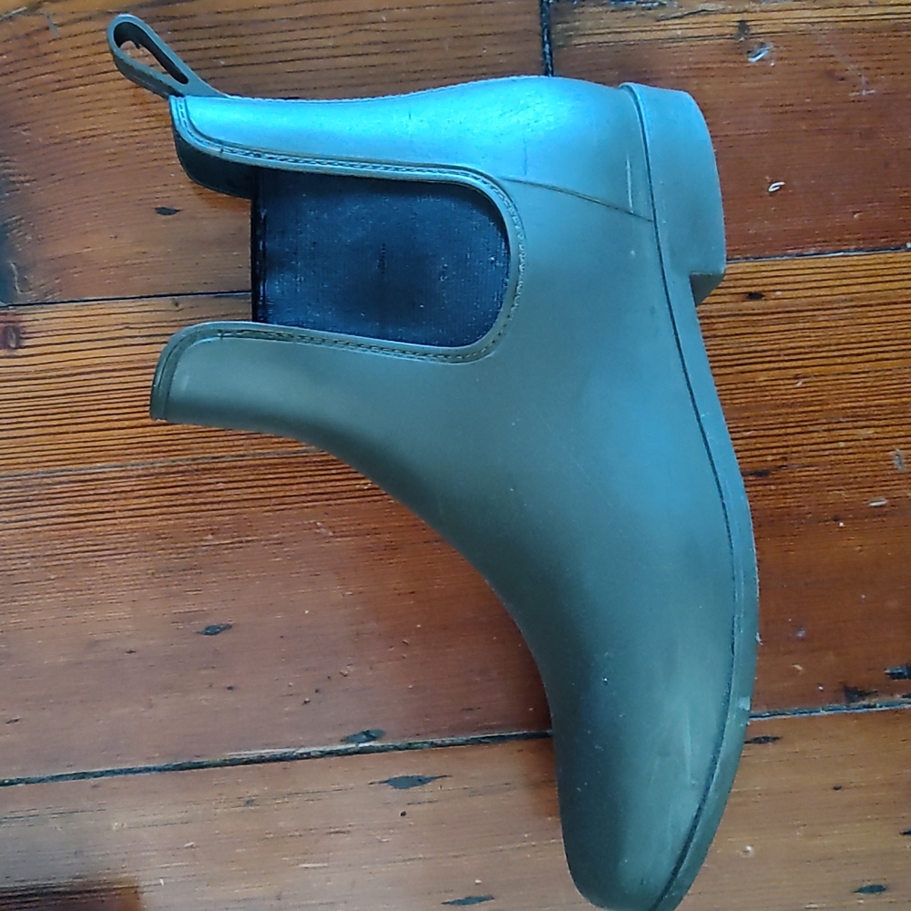 Green target rainboots size 10 women's
